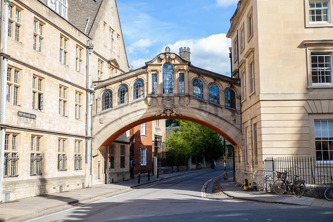 Oxford University Walking Tour With University Alumni Guide - Radcliffe Camera, Trinity College, and Oxford’s grand views