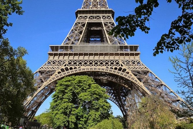 Paris by Rail with Sightseeing Bus and River Seine Lunch Cruise - The Champs-Élysées and Place de la Concorde by bus