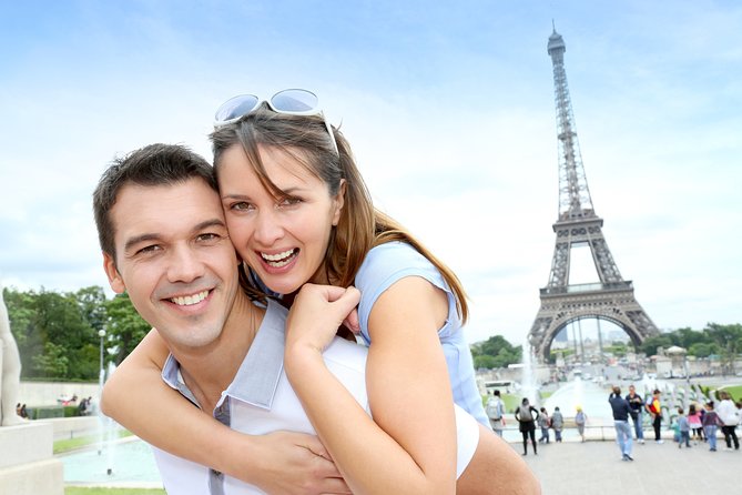 Paris Tour via Eurostar, with Seine Cruise and Travelcard - A London to Paris day built around speed