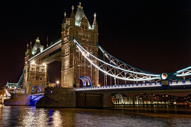Postcard London - Starting at the Tower of London