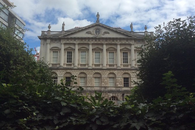 Princess Diana Private Walking Tour of London - Wellington Arch and the royal memorial route