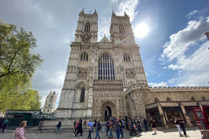 Priority Access Westminster Abbey Tour with a Professional Guide - Should you book the Westminster Abbey tour?