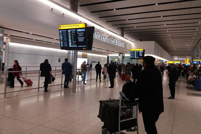 Private Arrival Transfer from Heathrow Airport to London - The Heathrow meeting point matters