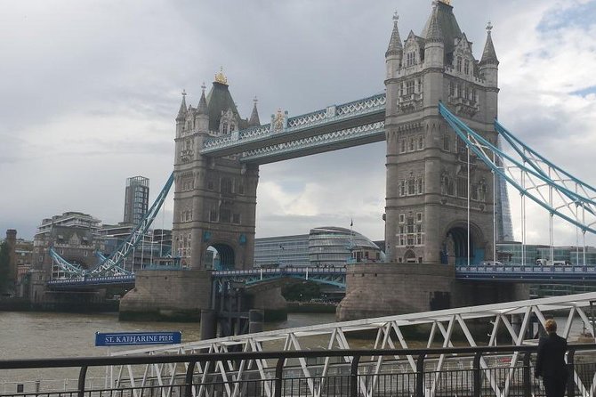 Private Arrival Transfer: Gatwick Airport to Central London - How reliable is the service?