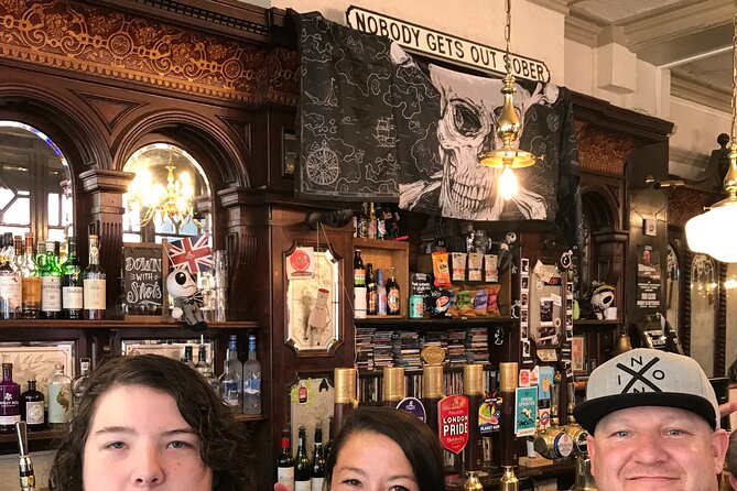 Private Beatles and London Rock Tour in Electric Taxi - A private electric taxi with useful comforts