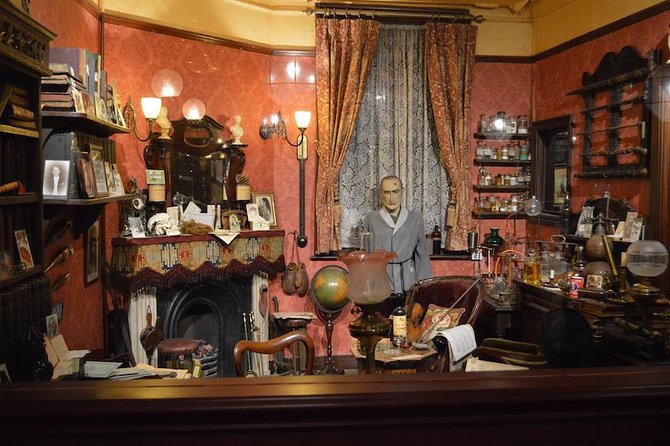 Private Bespoke Tour: Sherlock Holmes and Sir Arthur Conan Doyle - Scotland Yard and the detectives Holmes tolerated