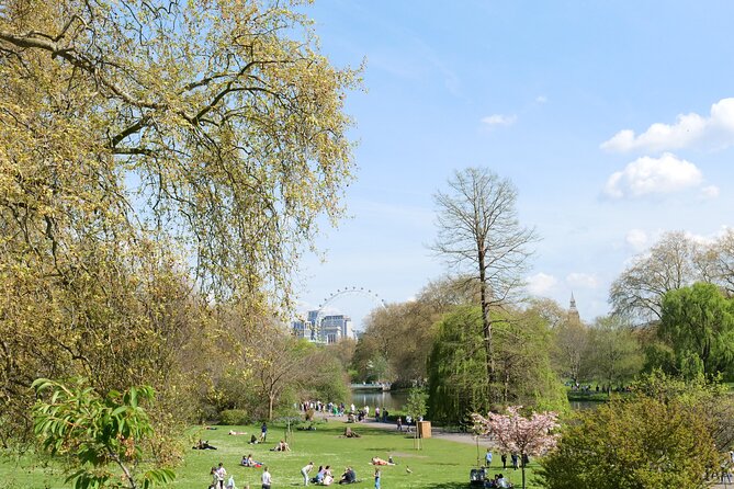 Private Bike or eBike Gold Classic Tour London - The London Eye and Leake Street Arches