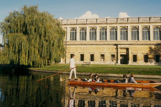 Private Cambridge Punting Tour - At a glance: seven college backs in one short cruise