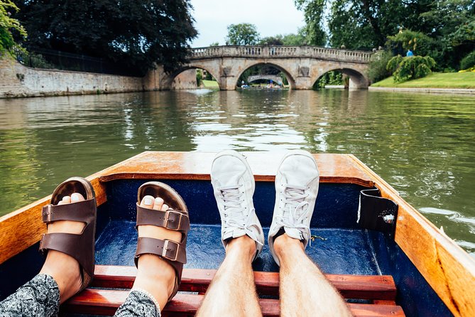 Private | Cambridge Walk & Punt Tour by Alumni™ & King's Chapel - Taking to the River Cam at Mill Lane