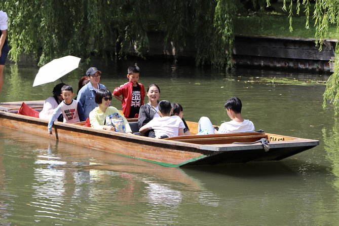 Private Chauffeur Punt Tour - Should you book the private punt tour?