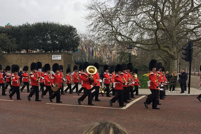 Private Custom Walking Tour: Half Day Sightseeing Tour of London - Buckingham Palace and the Changing of the Guard