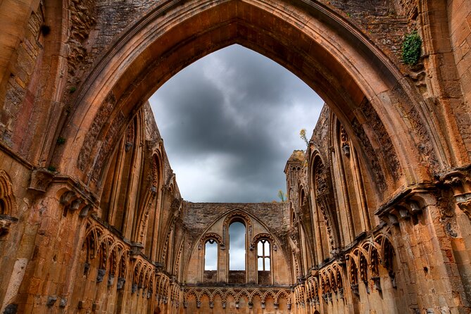 Private Day Tour from Bath to Glastonbury and Wells with Pickup - A private guide makes the difference