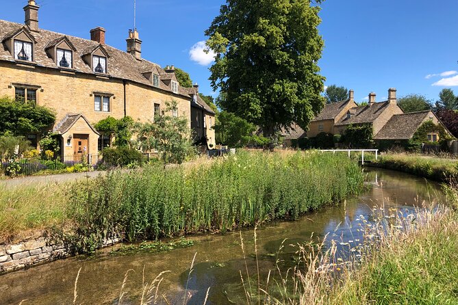 Private Day Tour from Bath to the Captivating Cotswolds - A garden stop with a seasonal change