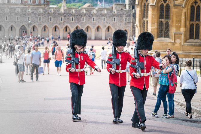 Private Day Tour to Bath and Windsor Castle - Two famous places, one very full day