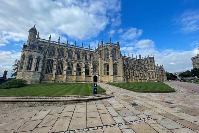 Private Day Tour to Bath and Windsor Castle - Beginning with the Roman Baths