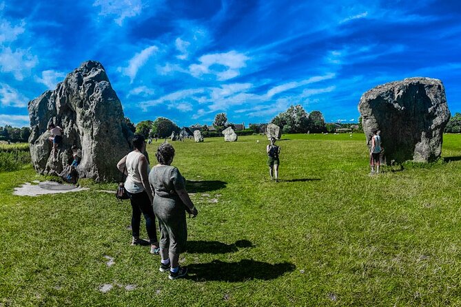 Private Day Tour to Bath, Avebury & The Cotswolds - Who should book this day trip