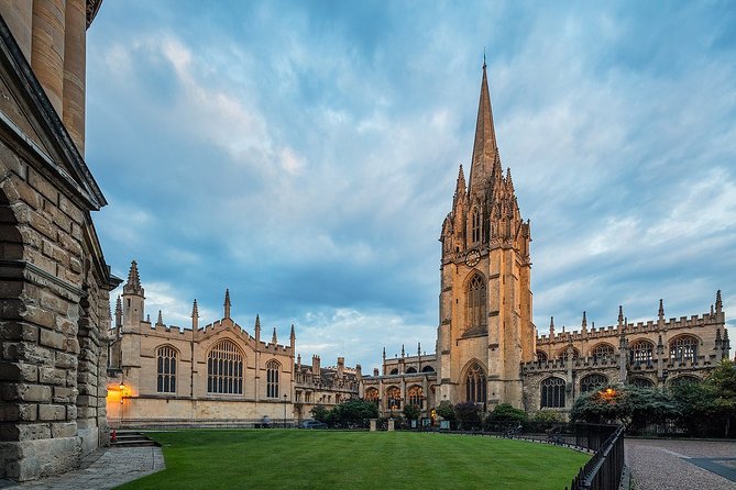 Private Day Tour to Oxford and The Cotswolds - Oxford backstreets, colleges, and bookshops