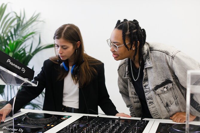 Private DJ Class - Beatmatching: Getting Two Tracks to Agree