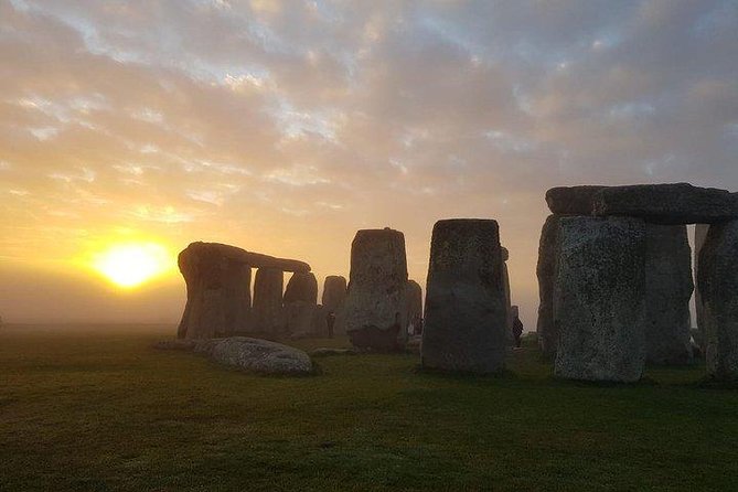 Private driver guided tour Stonehenge - A proper break at the Wheatsheaf in Lower Woodford