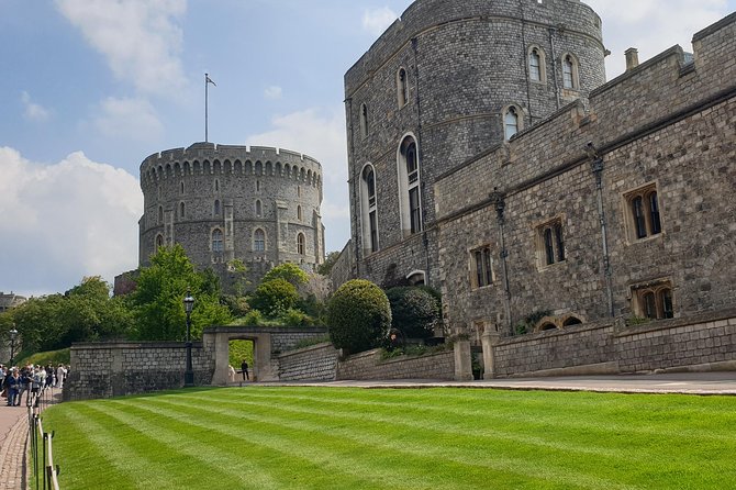 Private driver guided tours Windsor castle Stonehenge - Stonehenge: the day’s big prehistoric question