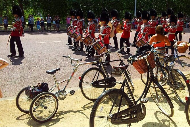 Private Family Bike Tour of London, fun for all ages! - Royal parks, Horse Guards, and Buckingham Palace