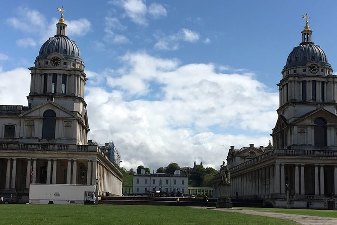Private Guided and Chauffeured Tour of London - The guides bring the history to life