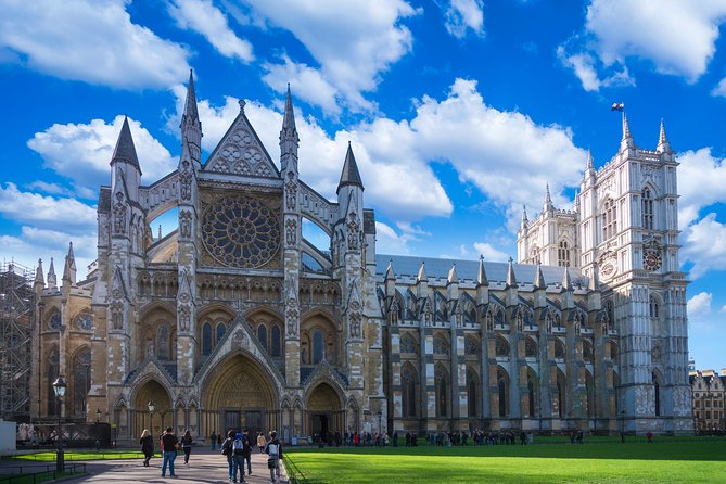 Private Guided London Highlights Walking Tour - A six-hour route through London’s power centers