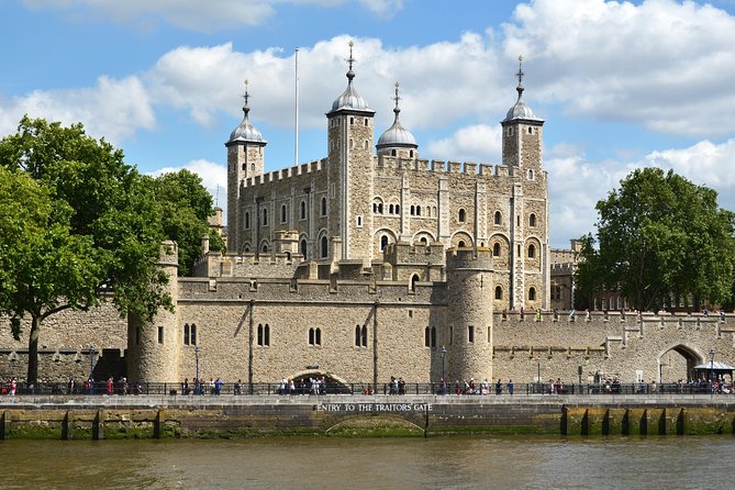 Private Guided London Highlights Walking Tour - St. Paul’s Cathedral and the Millennium Bridge: old London meets new