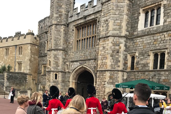 Private Guided Tour of Windsor Castle PLUS and History - The Thames, Eton, and Windsor town