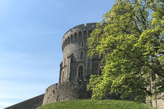 Private Guided Tour of Windsor Castle PLUS and History - Runnymede and the documents behind modern liberty