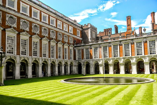 Private Half-Day Tour of Hampton Court - A Tudor palace reached without transport fuss