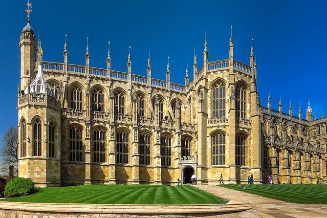 Private Half-Day Tour of Windsor Castle - Leaving London by private Mercedes