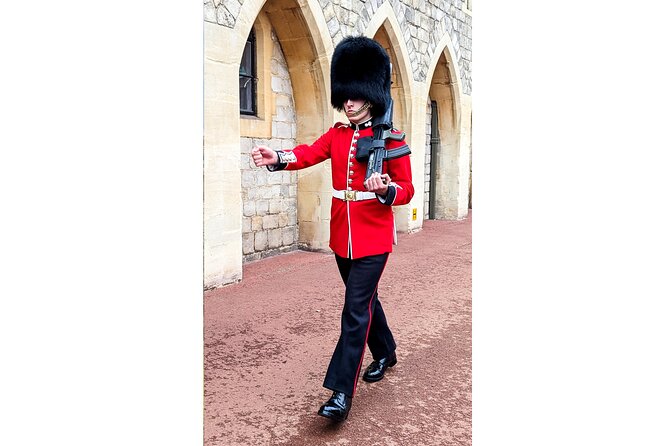 Private Half-Day Tour of Windsor Castle - The changing of the foot guards