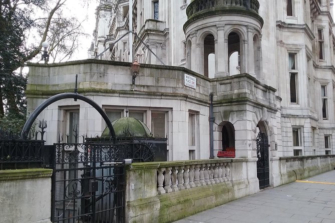 Private James Bond Fictional and Film Spy Tour of London - Pall Mall, the Reform Club, and filming behind closed doors