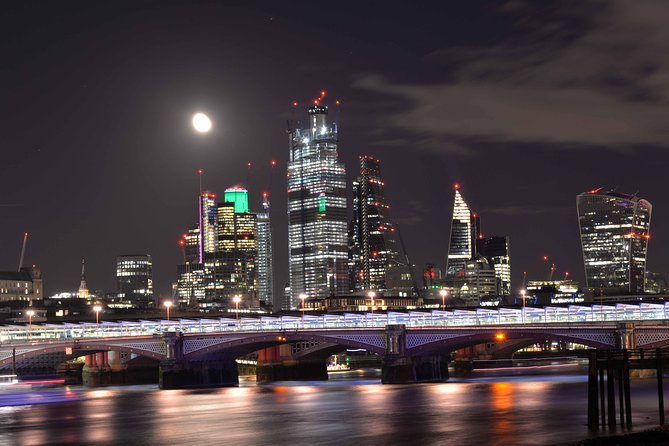 Private Night Photography Tour in London - Stop four: Tower Bridge and the Thames