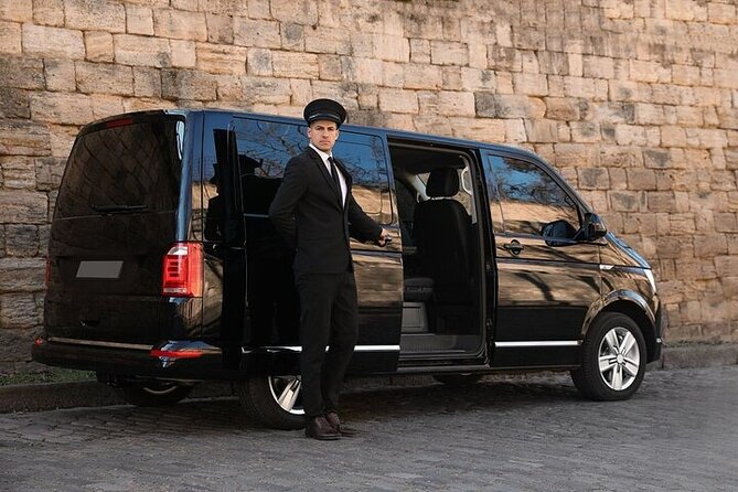 Private Oneway Airport Transfer London Heathrow Airport To London - A direct ride from Heathrow to your accommodation