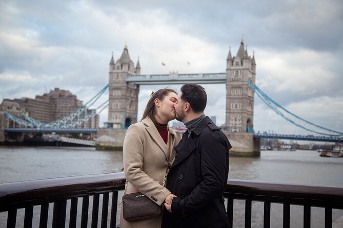 Private Professional Photoshoot Outside Tower Bridge in London - Why Tower Bridge makes a strong photo setting