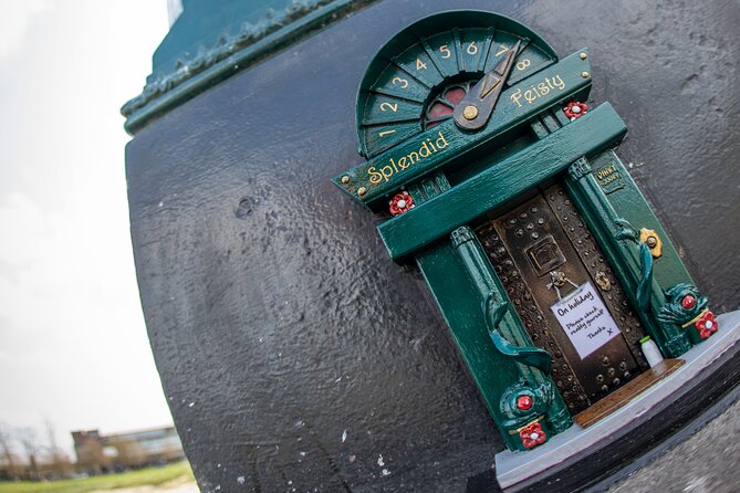 Private Self-Guided Dinky Door Hunt in Cambridge - Tiny doors, big Cambridge character