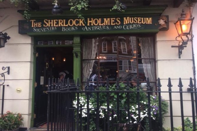 Private Sherlock Holmes Walking Tour in London - Thames views, Irene Adler, and the Old Bailey