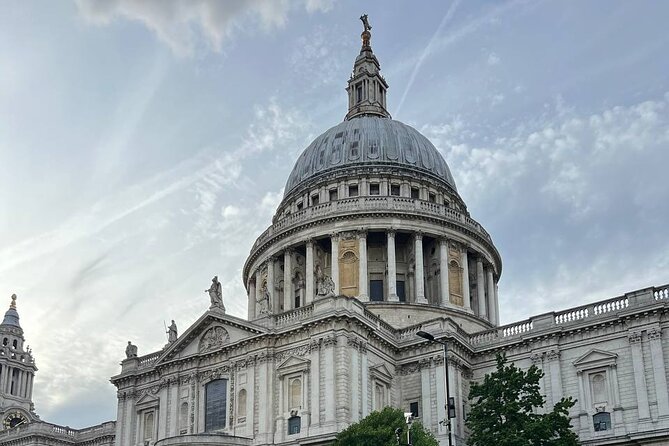 Private Tour: Best of London in a day! in Spanish. - Tower Bridge and the Tower of London area