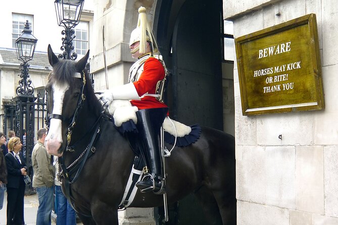 Private Tour: Black Taxi Tour of London - The price and who gets the best value