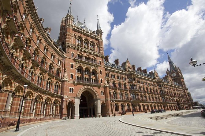 Private Tour: Downton Abbey London Locations by Taxi - Clubs, shops, and the life of the English gentry