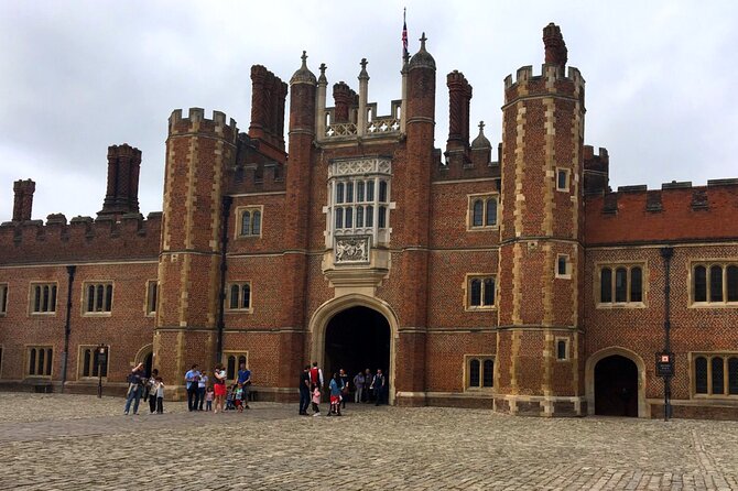 Private Tour: Hampton Court Palace Day Trip from London - What the private car transfer adds