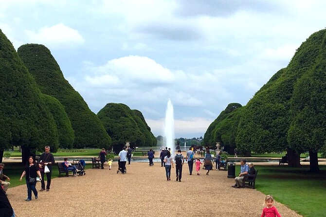 Private Tour: Hampton Court Palace Day Trip from London - The major description problem: Hampton Court or central London?