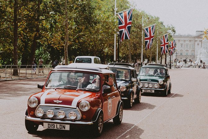Private Tour of London's Landmarks in a Classic Car - St James’s Palace and the royal quarter