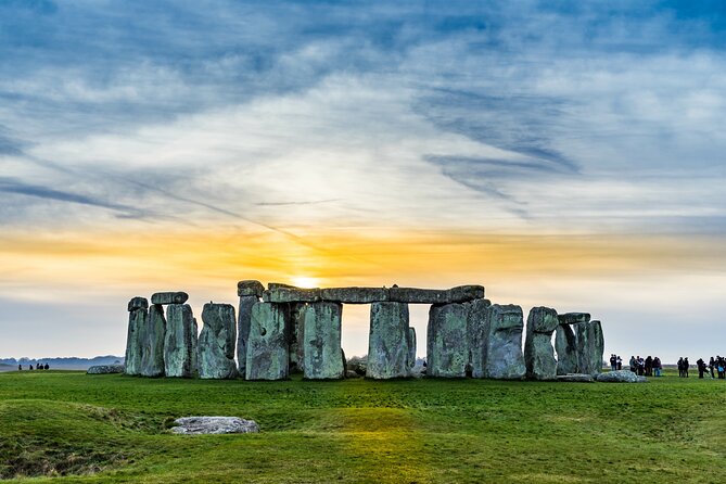 Private Tour of Stonehenge and Salisbury Cathedral - What the guides add to the day