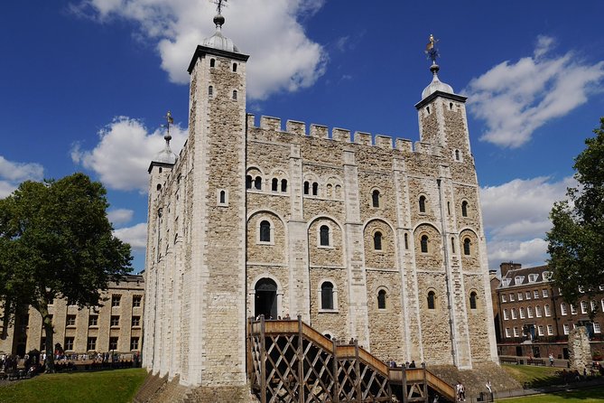 Private Tour of The Tower of London - The White Tower and its royal armor