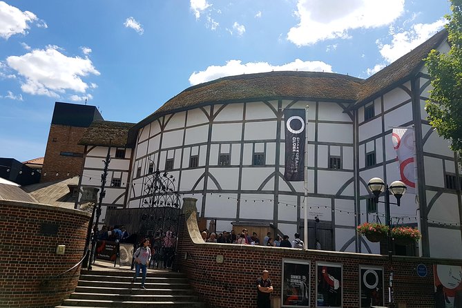 Private Tour : See 30+ Top London Sights! Fun Local Guide - Using the Underground to reach the river district