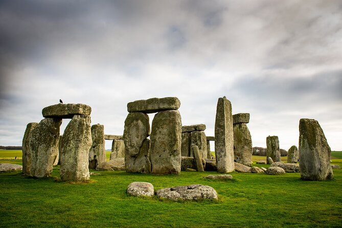 Private Tour to Stonehenge and Bath from London - One day, two very different sides of England
