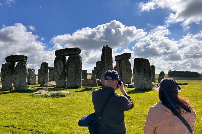 Private Tour to Stonehenge, Bath and The Cotswolds - Reaching Stonehenge before the big groups